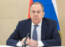 Лавров: Макрон прикрывает провалы своей власти разговорами о вводе войск в Одессу