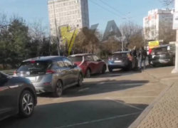 В Одессе водители по 15 часов стояли в очереди на зарядку электромобилей из-за блэкаута