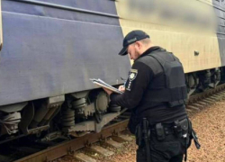 В Одессе поезд сбил 52-летнего мужчину, пострадавшему оторвало ногу