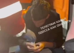 «Били ногами»: появилось видео нападения ТЦК на 16-летнего подростка в Одессе