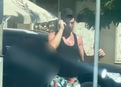 В Сети завирусилось видео разговора жителя Одессы со своей ладонью