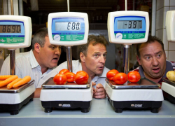 Торговать по-одесски научили весы в супермаркетах