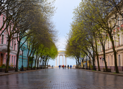 Новости Одессы: ядерный удар, фильм о нацисте и побег на скутере в Румынию