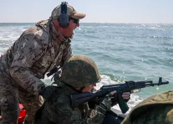 Под Одессой засекли и уничтожили направлявшийся к Крыму катер ВСУ - видео