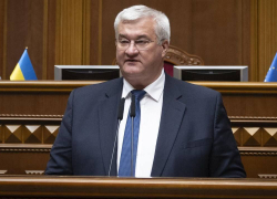 Глава МИД Люксембурга с разбега прыгнул на украинского коллегу в Одессе