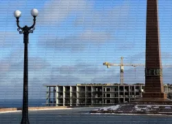 Высотка, которая не остановилась: в Одессе вопреки закону продолжают достраивать скандальный отель