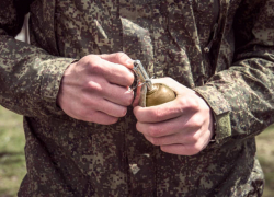 Военный из Одесской области чуть не устроил домашний арсенал и наркоплантацию