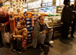 «Генератор мира и глинтвейн на костре»: одесситы спасают друг друга в блэкаут