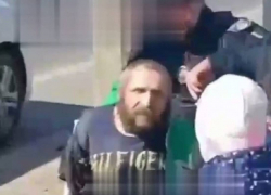 В Одессе военкомы избили мужчину на глазах у детей