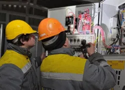 Одесситы устроили протест из-за отключений света: жители пришли к офису ДТЭК