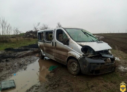 Под Одессой нетрезвый водитель опрокинул микроавтобус на трассе