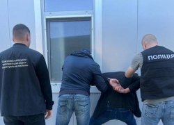 В Одессе мужчина за 35 тысяч долларов предлагал фиктивную службу в армии