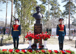 Освобождавшему Одессу генералу открыли памятник в Улан-Удэ