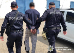 В Одесской области бомж избил и ограбил отдыхавшую женщину