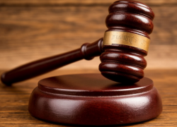 На Одесчине жена погибшего солдата украла деньги у свекрови, чтоб купить дом для трех детей