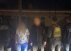 Одесситка пыталась незаконно вывезти мужчин из страны, подкупив пограничника