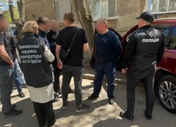 В Одессе преподаватель торговал сессиями и собирал со студентов конверты с долларами