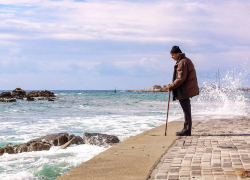 Блогер «Колобок из Одессы» призвал спасать пенсионеров от Киевского режима