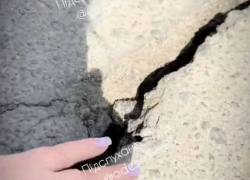 Район с многоэтажками в Одессе может рухнуть в море из-за трещины в асфальте