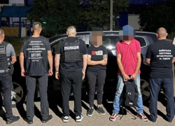 Таксистка из Одессы за деньги вывозила уклонистов в Молдову