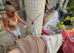 Два бездомных киперпанка обокрали «Золотые столбы» в Одессе 