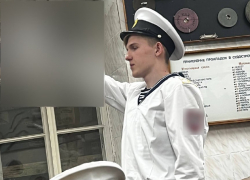В Одесском морском колледже студентов нарядили в свастику
