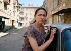 В Одессе женщина устроила скандал из-за русской музыки на улице