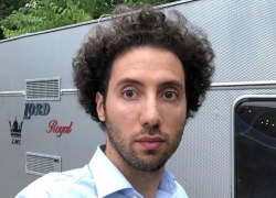 Популярный комик из Одессы Дмитрий Романов отшутился после лишения гражданства России