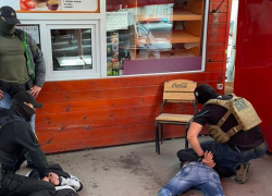 Продавали наркотики и похищали людей: в Одесчине поймали преступников Интерпола