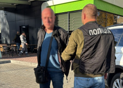 В Одессе задержали афериста, торговавшего отсрочкой за 5,5 тысяч долларов