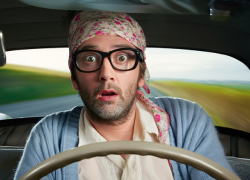 Житель Одессы пытался сбежать в Молдавию, переодевшись бабушкой