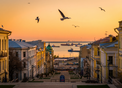 Новости Одессы: женщины штурмуют военкомов, русофобы отменяют Гагарина, порты принимают оружие НАТО