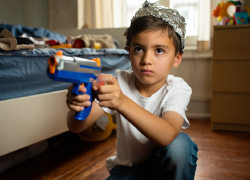 Одессит и депутат ГД Вассерман предложил раздать российским детсадовцам автоматы