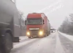 Одесская область встала в мертвые пробки из-за снегопада