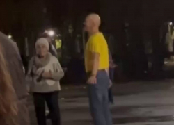 Сексуальный дедуля устроил в Одессе «грязные танцы», соблазнив толпу старушек