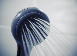 Житель Одессы продает возможность помыться в душе в условиях недельного блэкаута