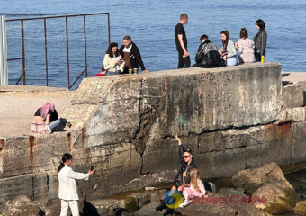 В Одессе ПВО сбила дроны прямо над головами отдыхающих на берегу людей