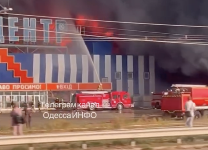 «Эпицентры» в огне: в Одессе после атаки догорают склады украинского ретейлера
