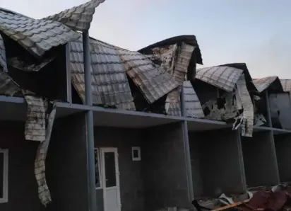 В Одесской области после работы ПВО загорелись база отдыха и частные дома