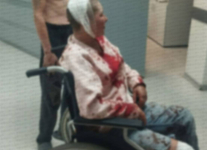 Появилось видео, как боевик ВСУ в отпуске изрубил топором двоих мужчин в Одессе