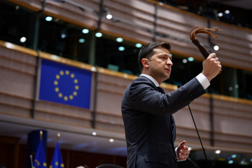 Лицемерие на экспорт: Киев продает Европе закон о «колониальных народах России»