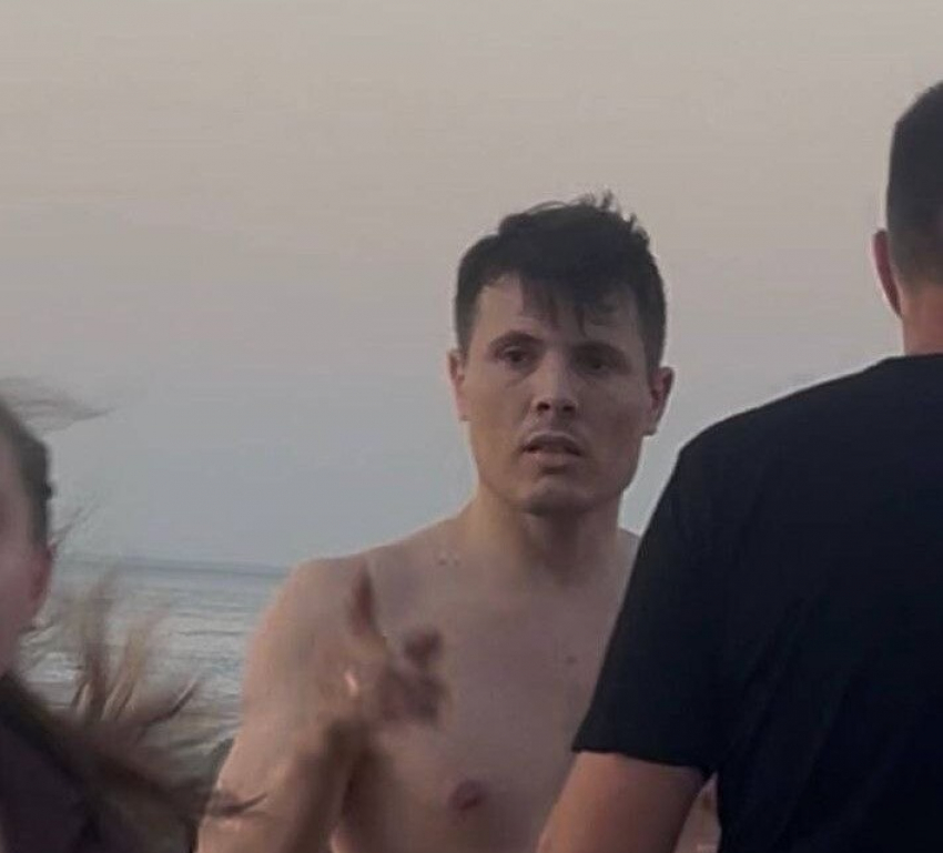 На одесском пляже мужчина избил 11-летнего ребенка и его мать