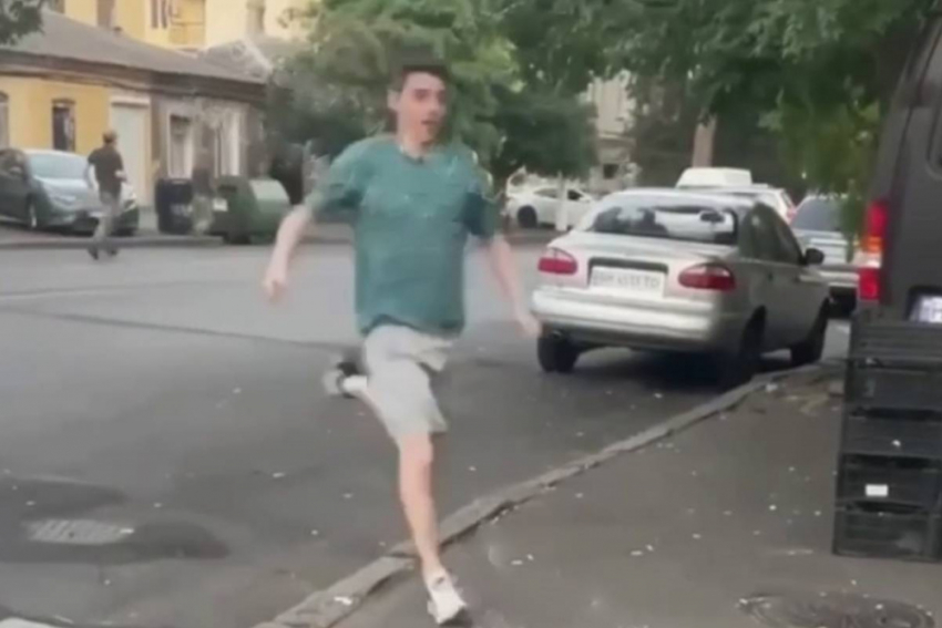 В Одессе военкомы испугались брутальных мужчин и упустили мобилизованного