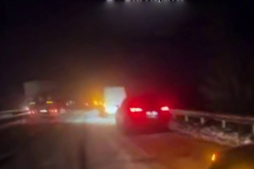 На трассе Одесса-Киев образовались пробки из машин с пробитыми колесами