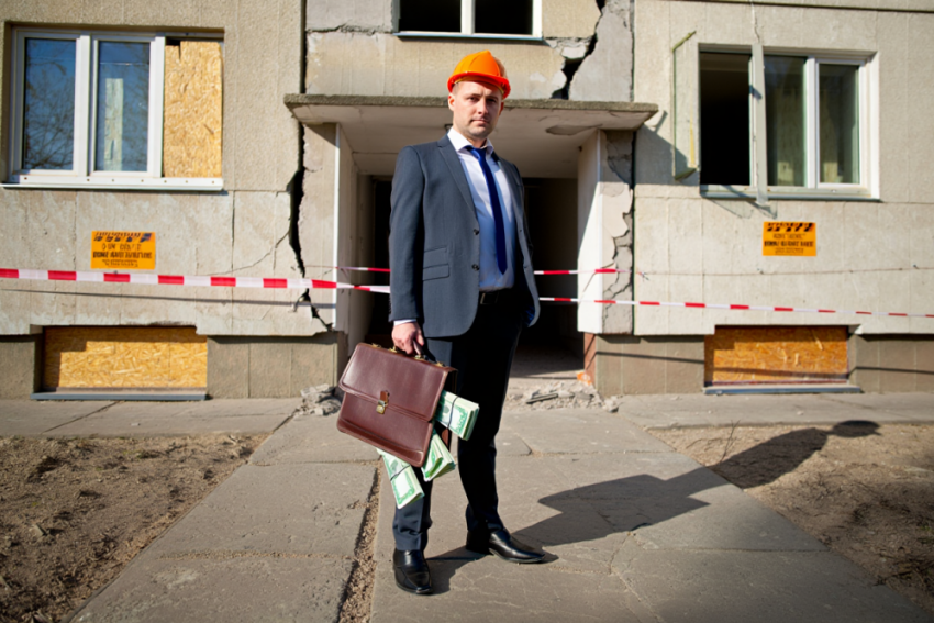 Застройщик украл 16 млн рублей, выделенных на реконструкцию жилья для военных из Одессы 