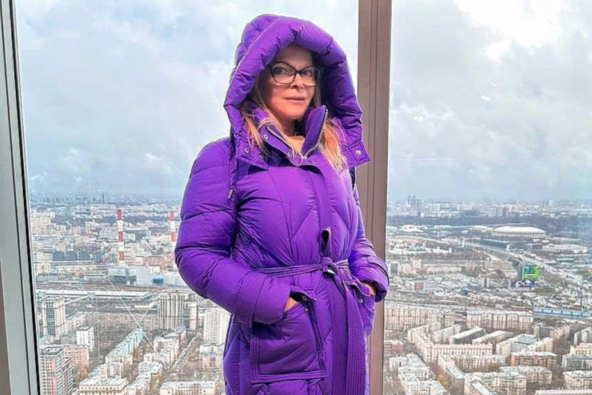 Начинавшая карьеру в Одессе Лариса Долина окончательно покинула квартиру в Хамовниках — видео с момента выселения