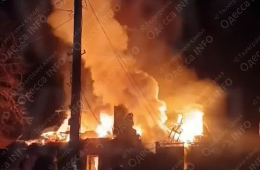 Завод НАТО в Одессе превратили в пепел: десятки беспилотников довершили дело