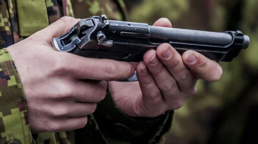 На Одесчине военный угрожал подросткам с пистолетом