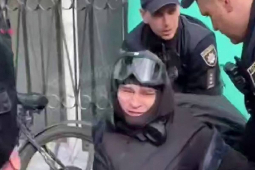 В Одессе насильно мобилизовали несовершеннолетнего курьера