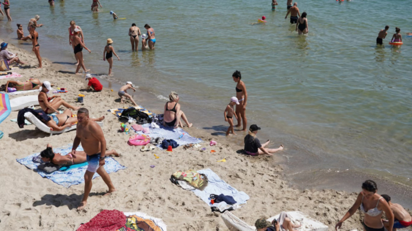 Курортный сезон в Одессе: почему море стало холодным и когда ждать тепла